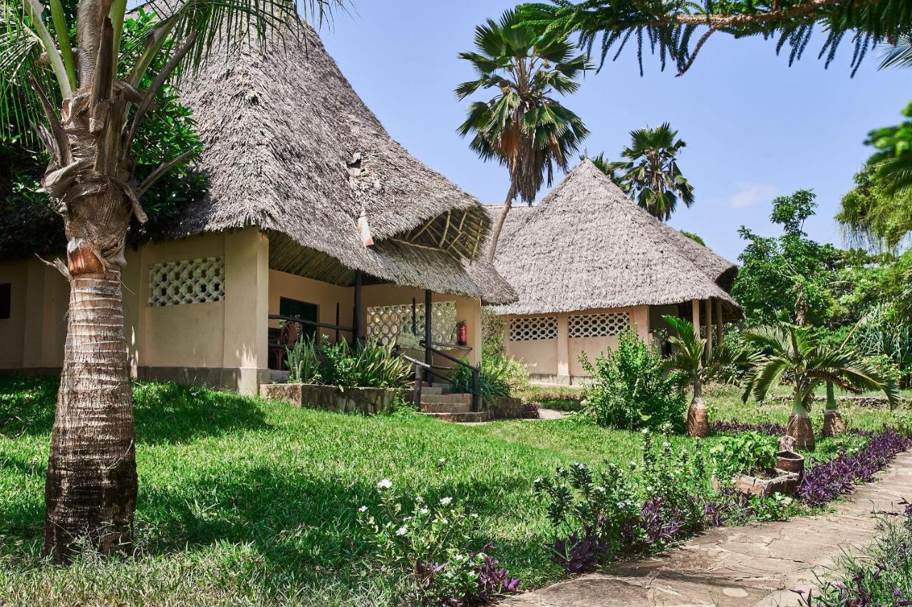 Coral Beach Resort Diani Beach Exterior photo