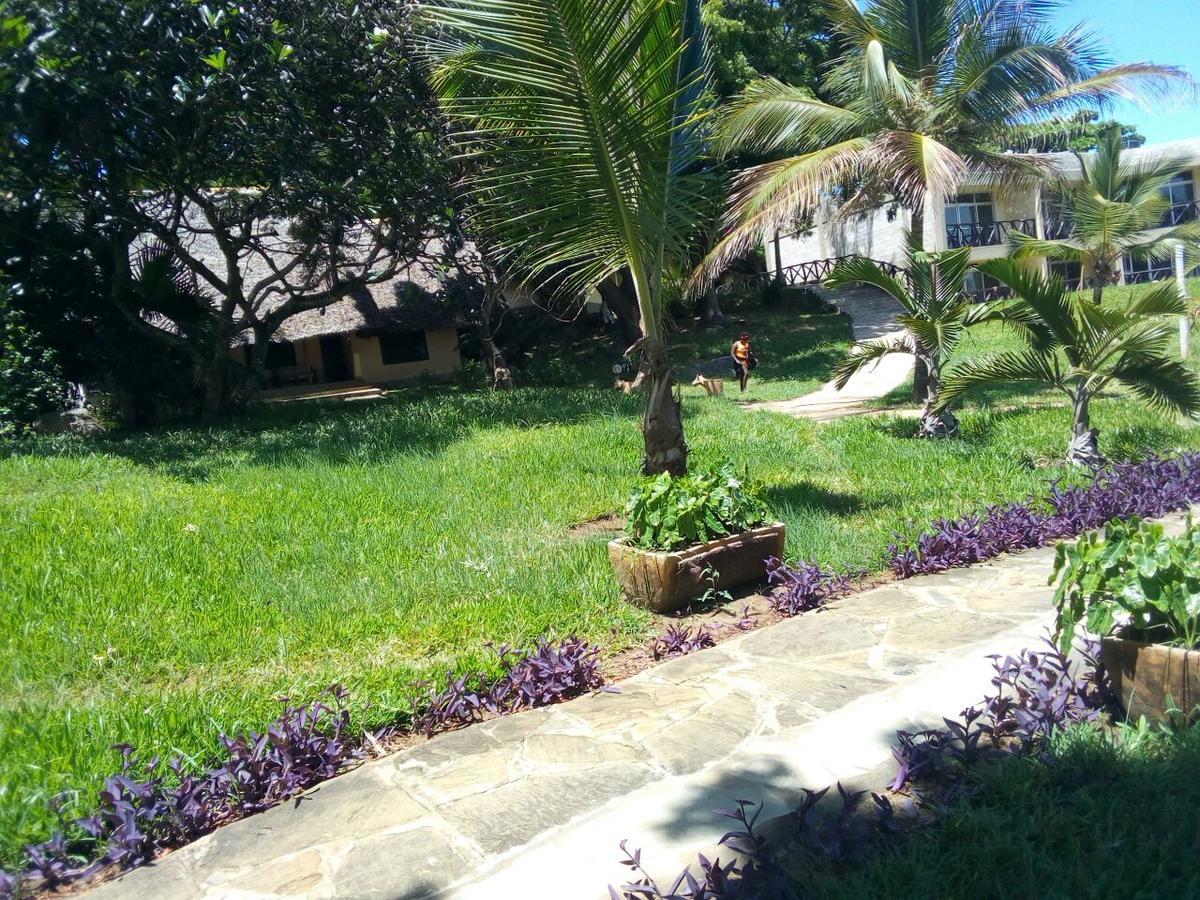 Coral Beach Resort Diani Beach Exterior photo