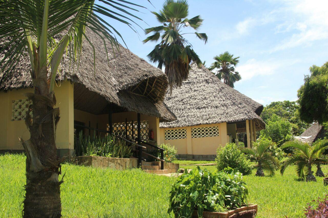 Coral Beach Resort Diani Beach Exterior photo