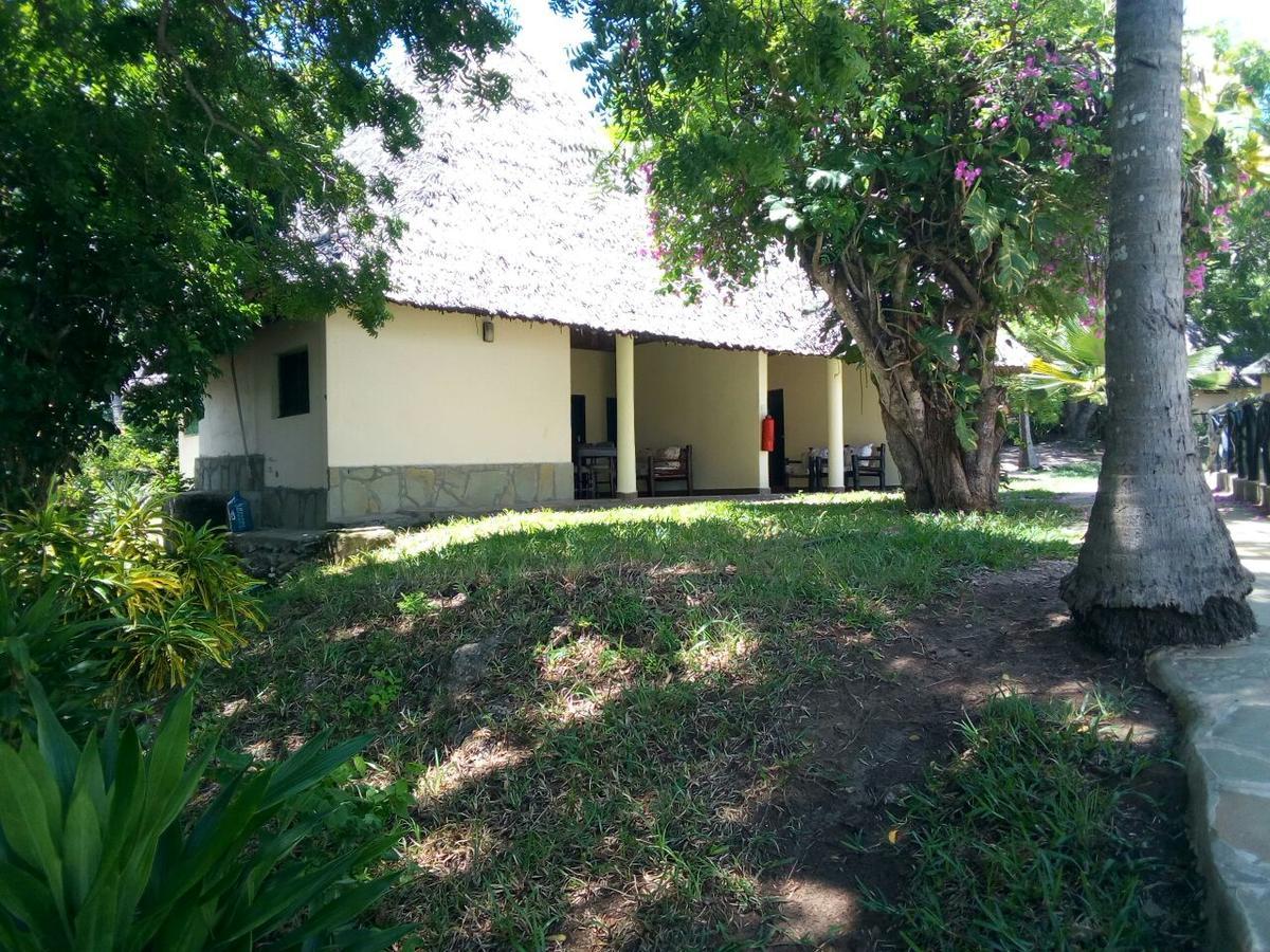 Coral Beach Resort Diani Beach Exterior photo